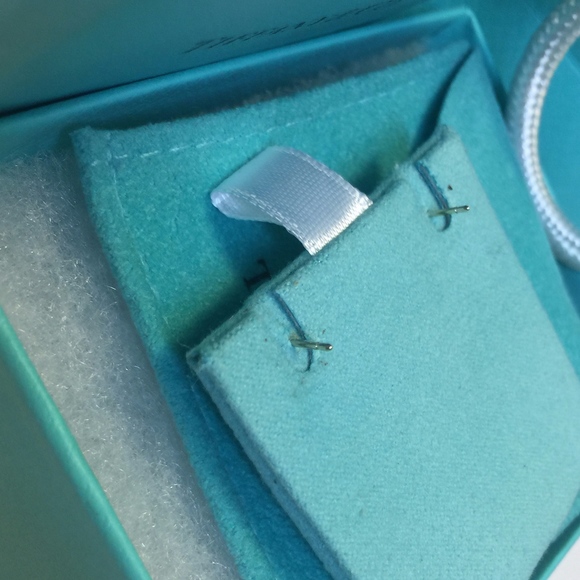 SOLDTIFFANY & CO Bow Earrings✨ - Picture 4 of 5